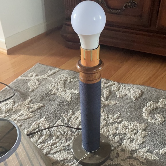 v i n t a g e ::  farmhouse primitive mcm style
 bobbin light lamp - Picture 2 of 3